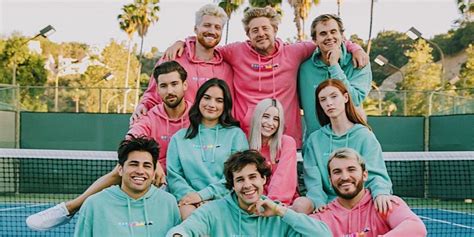 Sep 7, 2021 · The program, Discovering David Dobrik, will debut later this year in a 10-episode run. “It’s everyone's dream to be able to travel the world with friends and now I get to do that,” Dobrik ... 